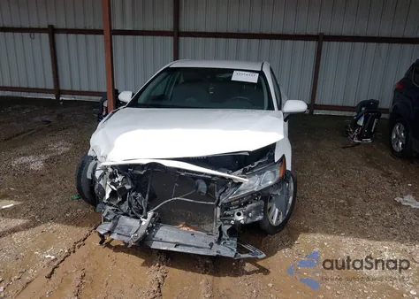 2018 Toyota Camry Le z USA, uszkodzony, nr VIN 4T1B11HK6JU623100